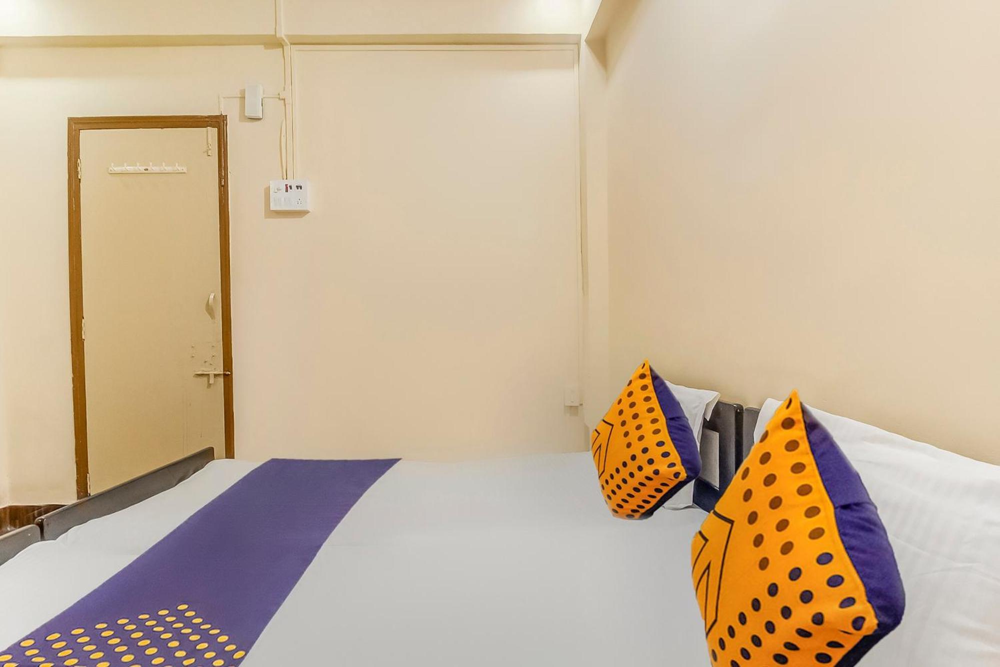 Hotel O New Ushakal Lodging & Boarding Nirmal  Екстер'єр фото