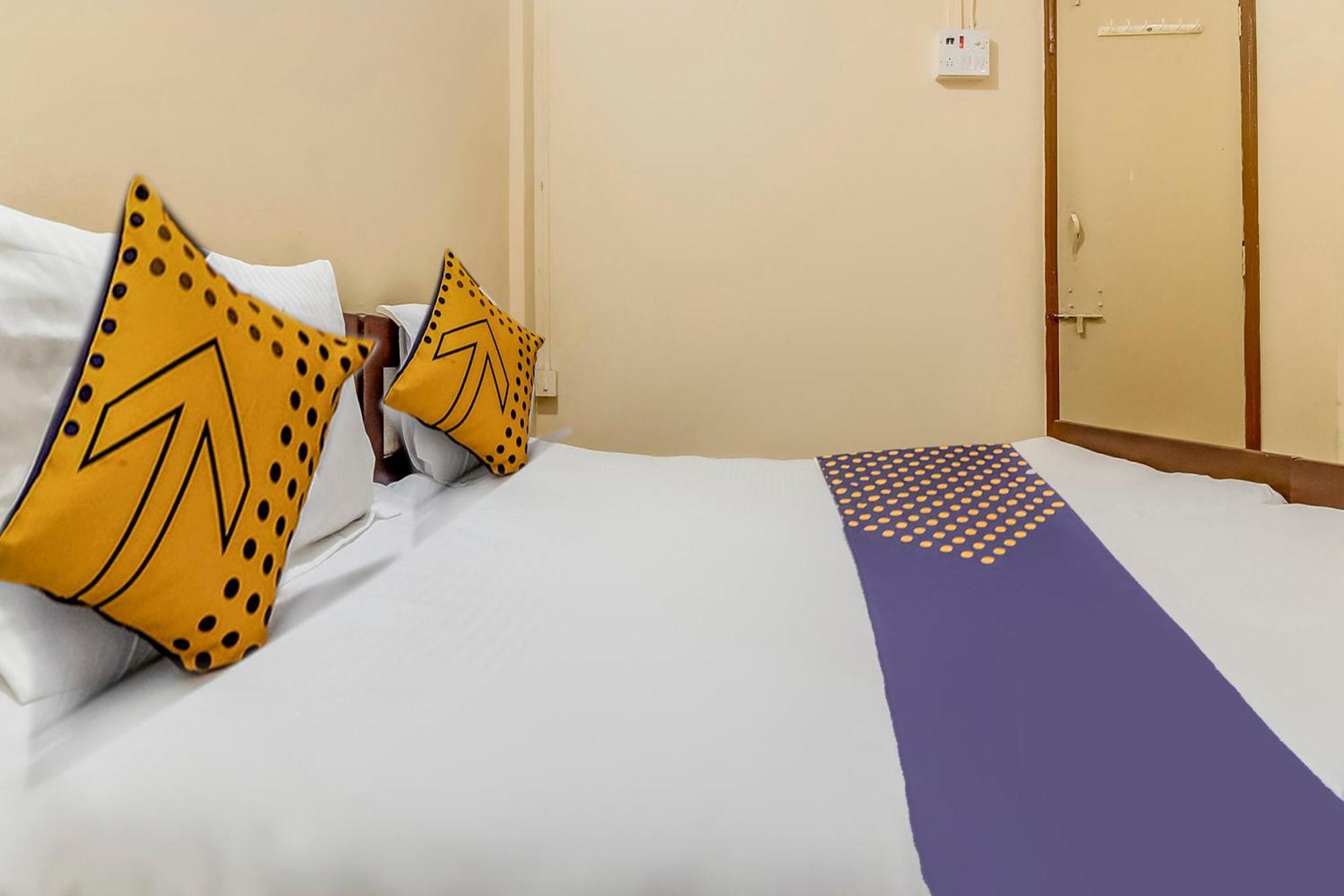 Hotel O New Ushakal Lodging & Boarding Nirmal  Екстер'єр фото